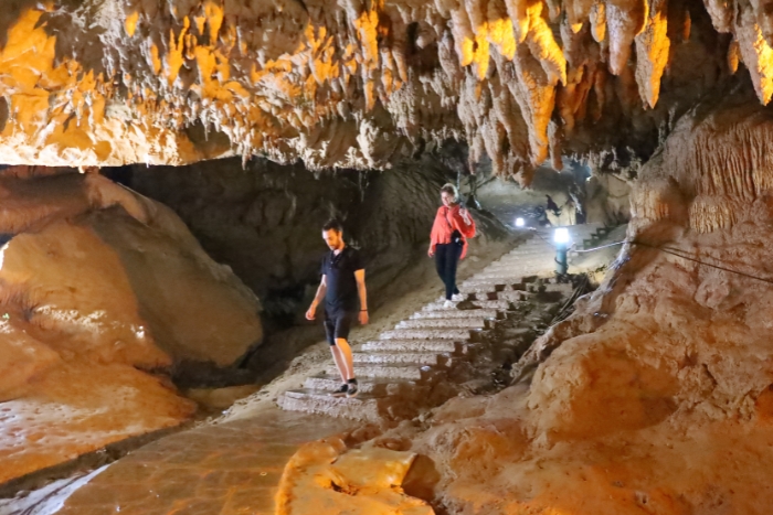 Explore Nguom Ngao, a magnificent limestone cave